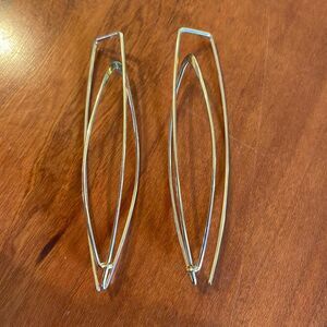 Gold wire earrings